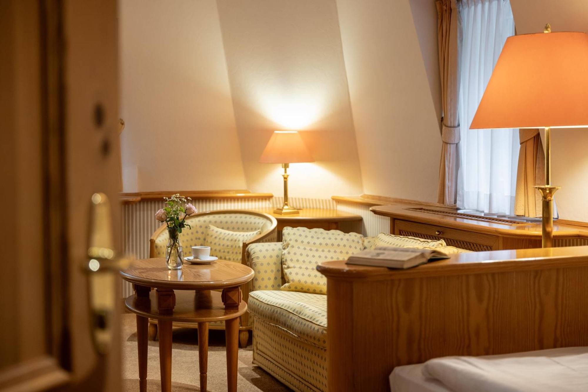 Waldhaus Reinbek Hotel Екстериор снимка